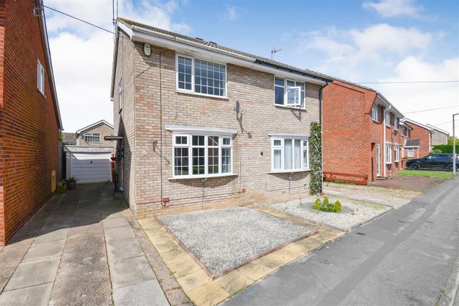 Thumbnail Semi-detached house for sale in Birch Close, Hull