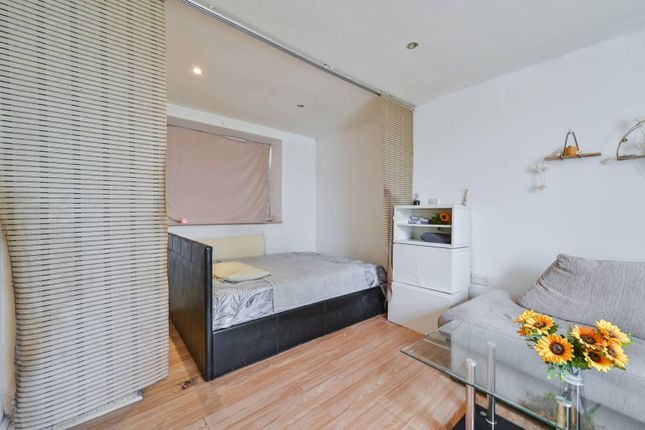 Studio to rent in Gloucester Place, Marylebone, London