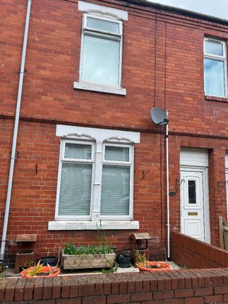Thumbnail Flat to rent in Plessey Road, Blyth