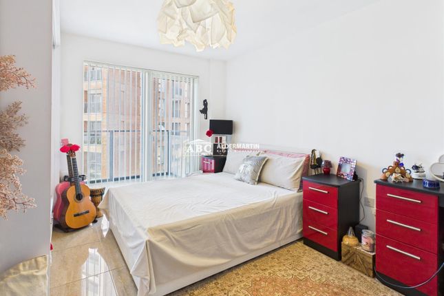Flat 16, 5, Goshawk Court, Shearwater Drive, London photo 4