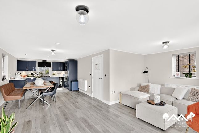 17 Orchard Gardens, Blackburn photo 4