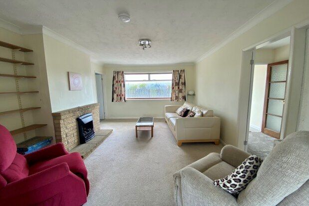 Bungalow to rent in The Bight, Pershore