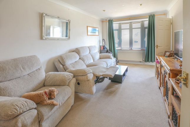 12, Cavendish Close, Kettering photo 2