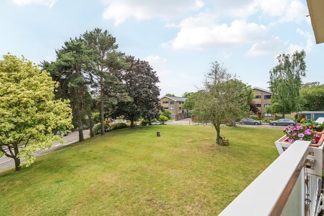 Flat 4, Brecon Court,, Greenacres, Eltham photo 4