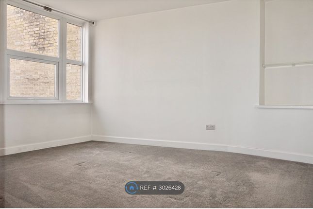 Flat, A High Street, Fareham photo 5