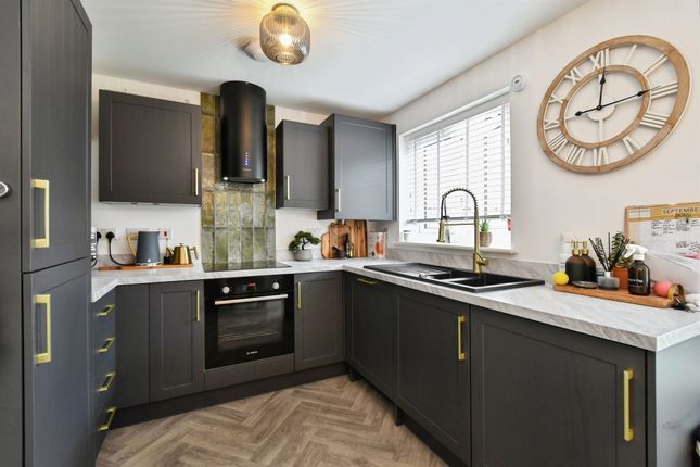 263, Carn Y Cefn, Ebbw Vale photo 4