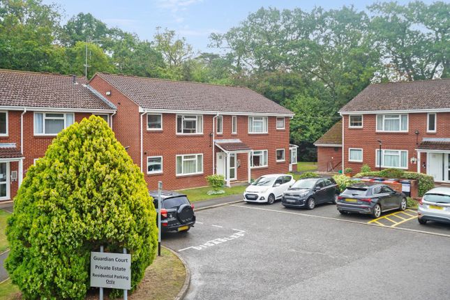 Guardian Court, Langtons Meadow, Farnham Common photo 4