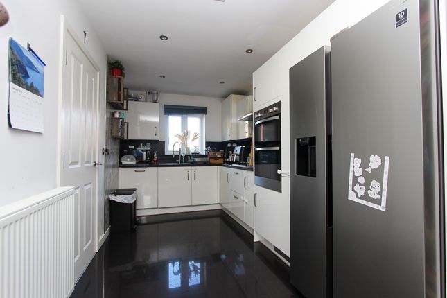 63, Waterside Road, Wellingborough photo 3