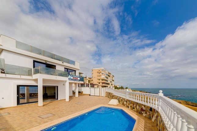 Thumbnail Villa for sale in Torrevieja, Alicante, Spain