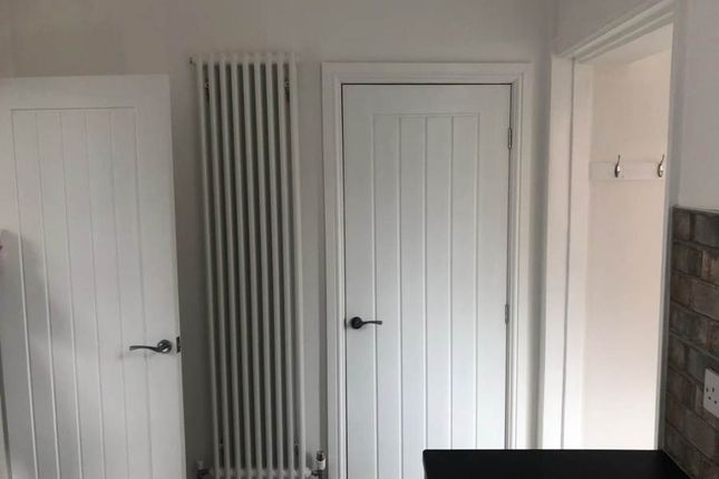 4, Mona Street, Wakefield photo 5