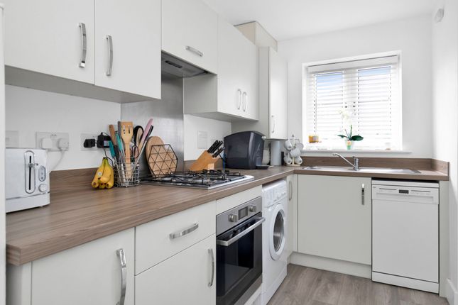 6 Bowles Close, Bognor Regis photo 2