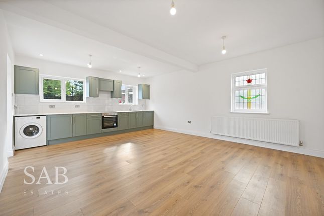 71 Ferrymead Avenue, Greenford photo 3