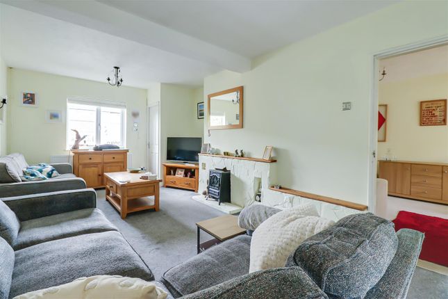 54, Queensmere, Benfleet photo 5