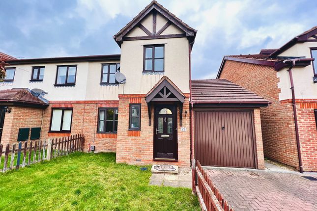 End terrace house to rent in Tweed Drive, Didcot, Oxfordshire