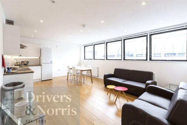Thumbnail Flat to rent in Stucley Place, Camden, London