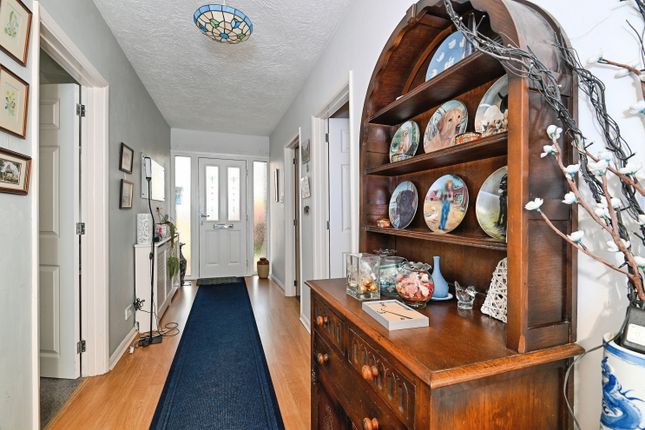 76, Cliff Gardens, Sheerness photo 4