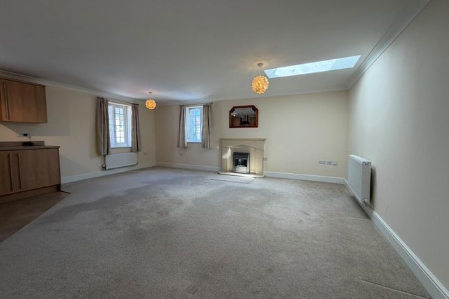 21, Caerphilly photo 3