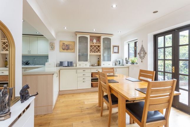 47 Webbs Close, Oxford photo 2