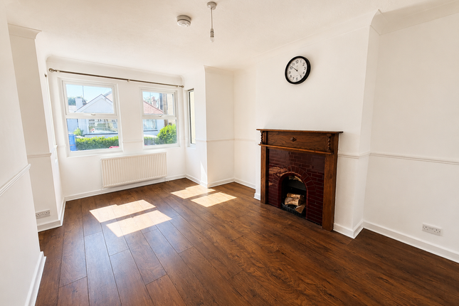 82, Gainsborough Drive, Essex photo 2