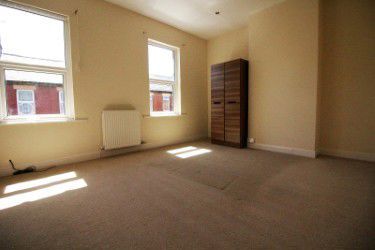 13, Gladstone Street, Blackpool photo 5