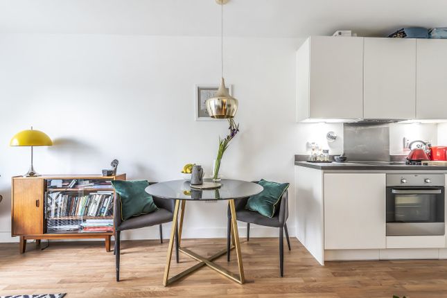 Flat 16, 53, Marischal Road, London photo 4