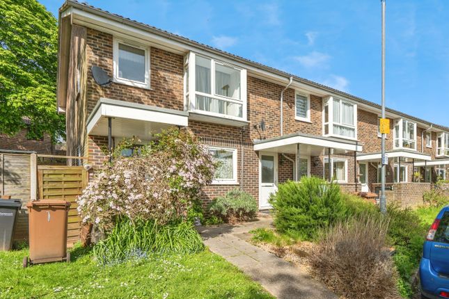 Thumbnail Flat for sale in Lindisfarne Close, Portsmouth, Hampshire