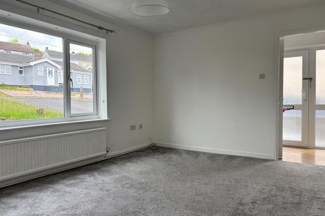 27, Erw Non, Llannon photo 4