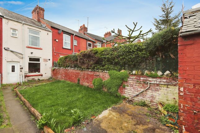 Terraced house for sale in Jawbones Hill, Chesterfield, Derbyshire