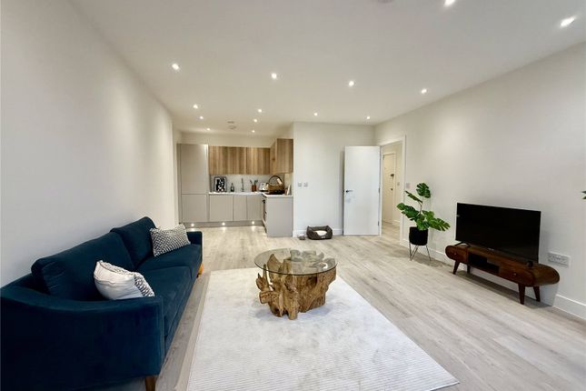 1-bed flat on Flat 9 Chapel Street, 66-68, Chapel Street, Buckinghamshire, £302,500