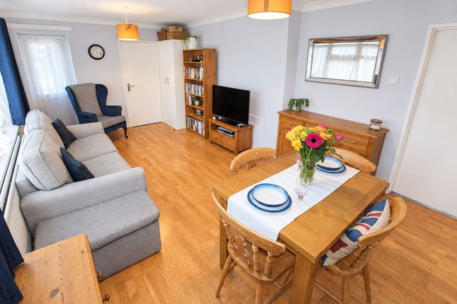 32 Little Platt, Guildford photo 3