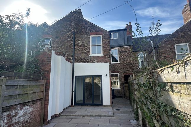 Thumbnail Property for sale in Scarcroft Hill, York