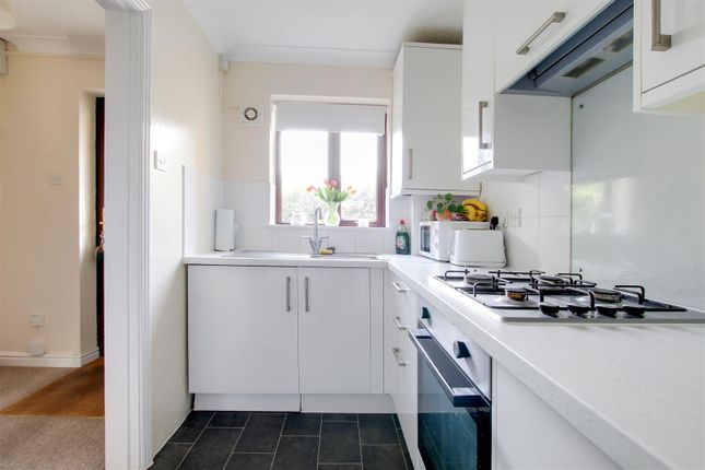 43, Valerian Court, Cambridge photo 3