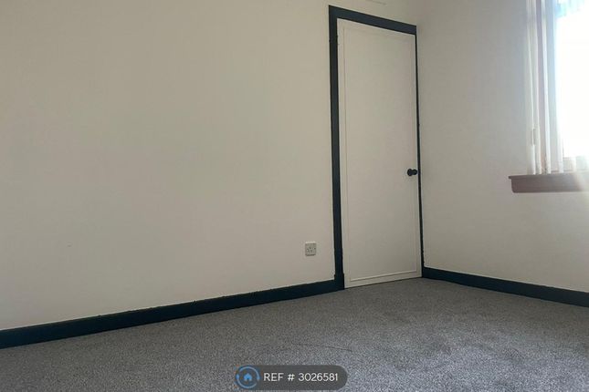 Flat, Albert Road, Clydebank photo 2