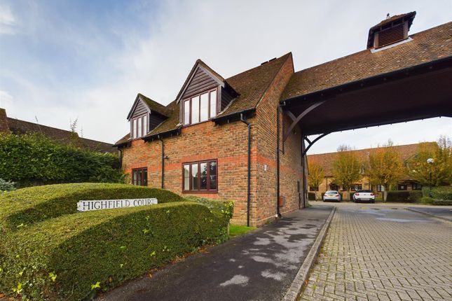 Flat for sale in Highfield Court, Burghfield Common, Reading