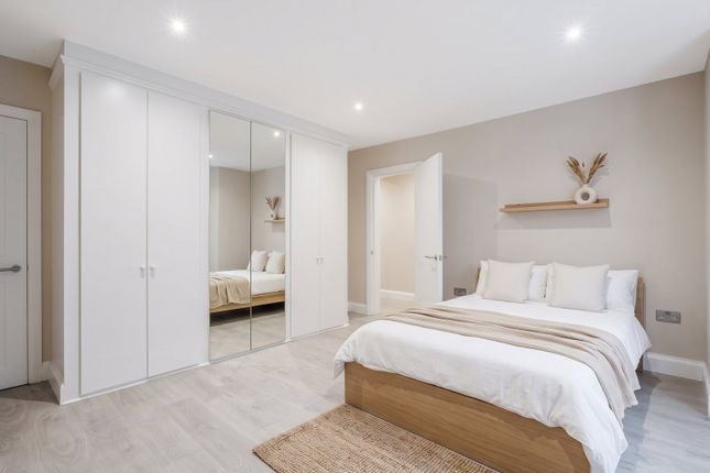 30a, Gordon Place, London photo 2