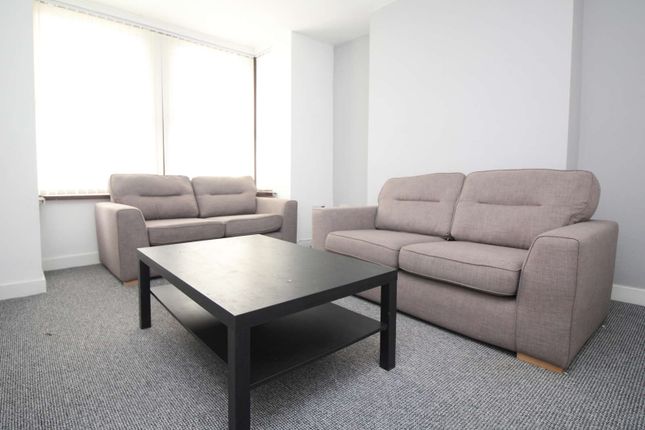 5, Sandhurst Grove, Leeds photo 3