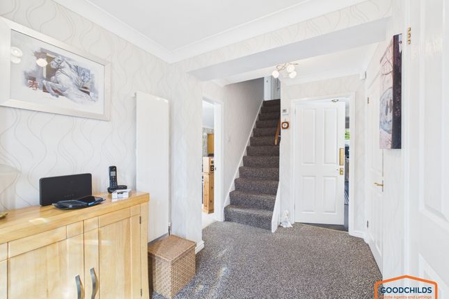 14 Norton Grange, Cannock photo 2