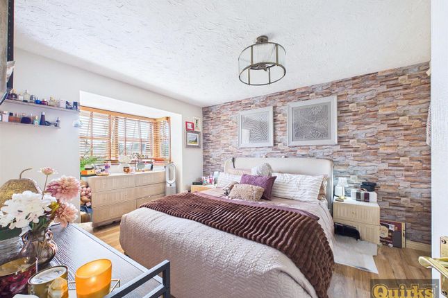17, Douglas Drive, Wickford photo 3