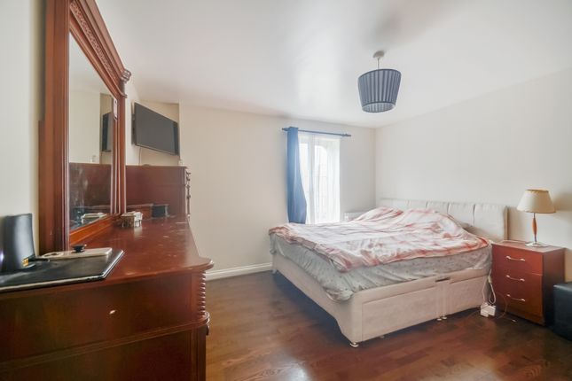 60 Queens Road, London photo 4
