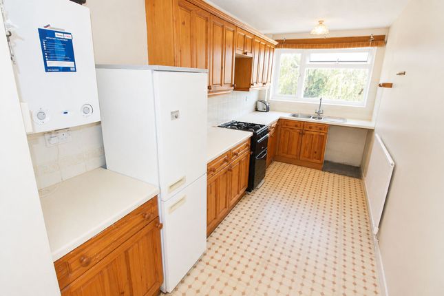 45 Badger Close, Guildford photo 4