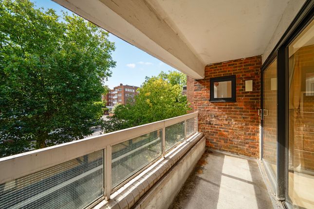 Flat 12, Blue Gates, 4, Belvedere Drive, London photo 4