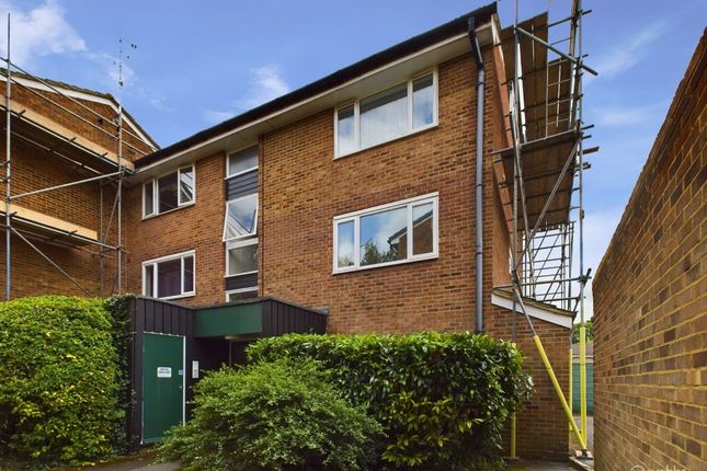 Thumbnail Flat to rent in Middlefields, Forestdale, Croydon