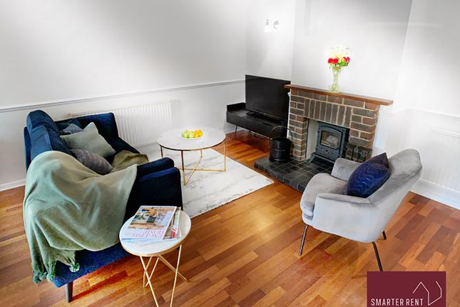 3, Peel Court, Farnborough photo 2