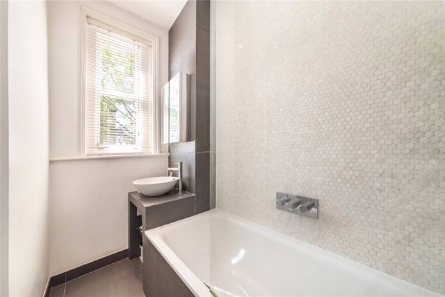Flat for sale in Primrose Mansions, Prince Of Wales Drive, London