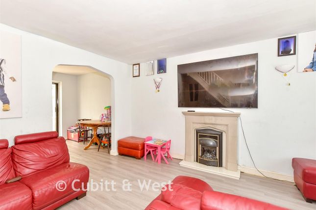1, Audret Close, Fareham photo 3
