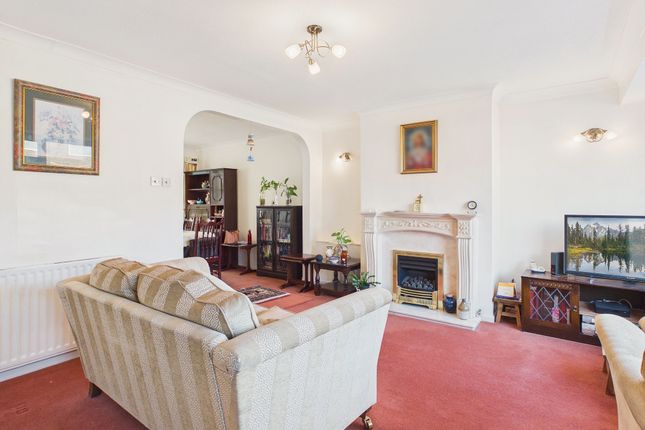 25 Weymouth Gardens, Gateshead photo 2