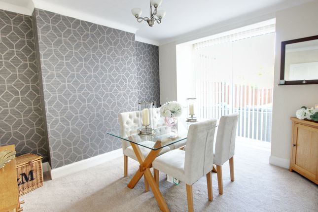 Carlton Road, Gidea Park photo 3