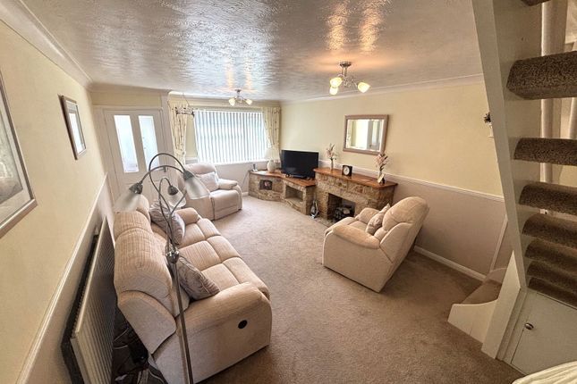 19, Stanley Close, Staplehurst photo 3