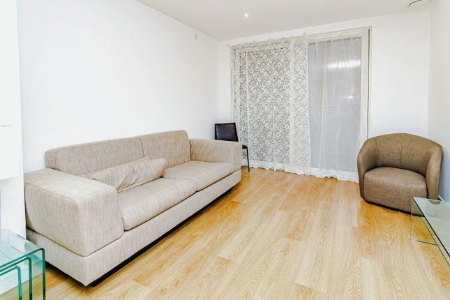 Flat for sale in Saffron Central Square, Croydon