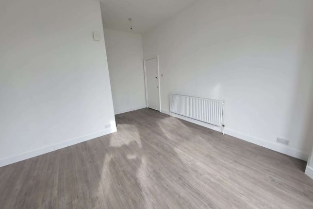 Flat 2, Albany Grove, Luton photo 3